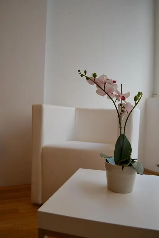Vienna Inn Apartments Aparthotel